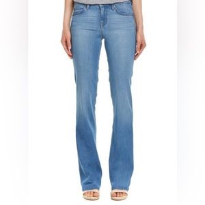 Level 99  Mid Rise Chloe Boot Cut Jeans, Size 26, light wash